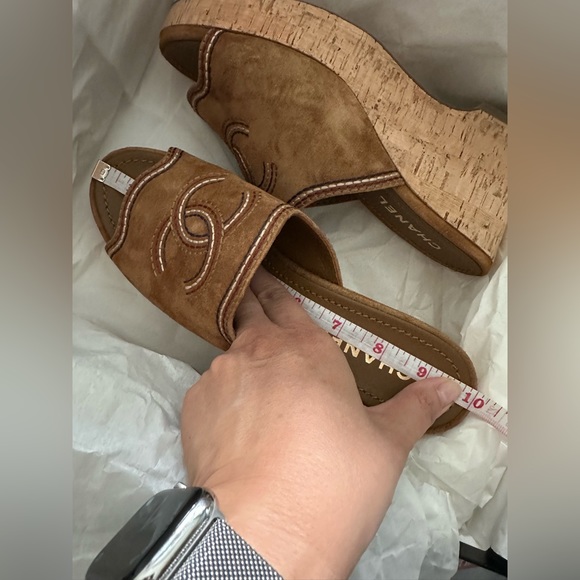 NEW IN BOX 2022 Chanel 2022 Suede Mules Size 39 - Picture 6 of 6